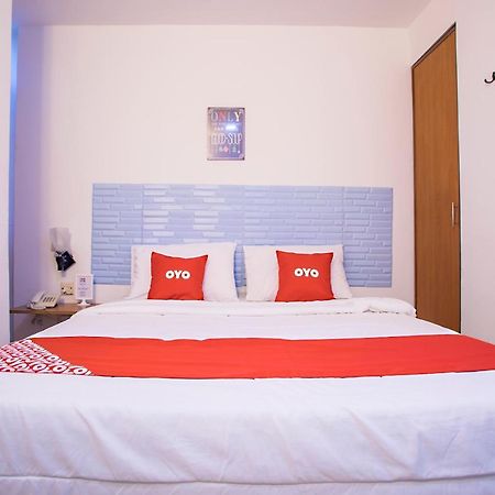 Oyo 43963 T Signature Hotel Petaling Jaya Ngoại thất bức ảnh