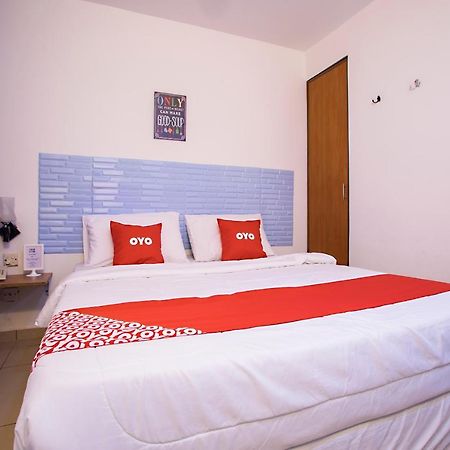 Oyo 43963 T Signature Hotel Petaling Jaya Ngoại thất bức ảnh