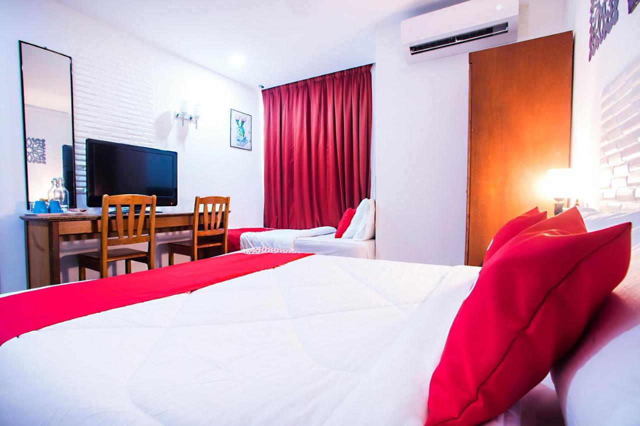 Oyo 43963 T Signature Hotel Petaling Jaya Ngoại thất bức ảnh