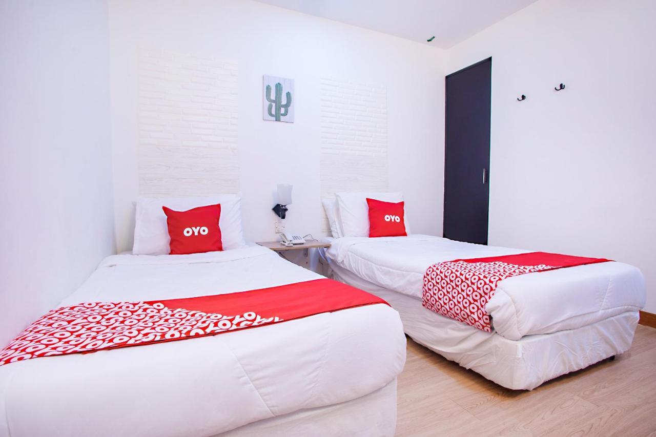 Oyo 43963 T Signature Hotel Petaling Jaya Ngoại thất bức ảnh