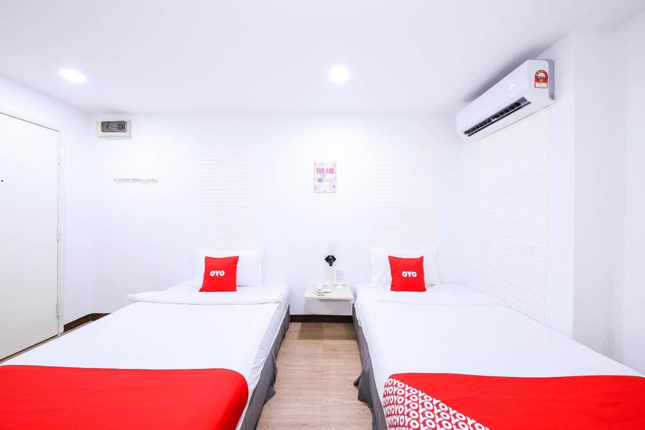 Oyo 43963 T Signature Hotel Petaling Jaya Ngoại thất bức ảnh