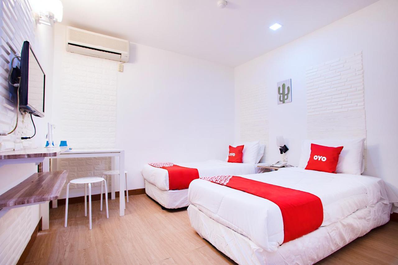 Oyo 43963 T Signature Hotel Petaling Jaya Ngoại thất bức ảnh