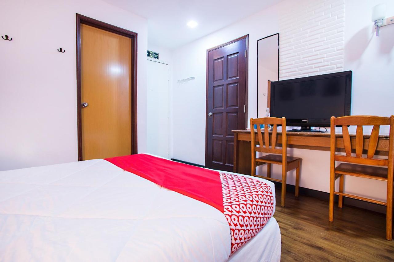 Oyo 43963 T Signature Hotel Petaling Jaya Ngoại thất bức ảnh