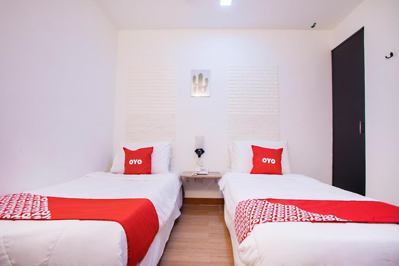 Oyo 43963 T Signature Hotel Petaling Jaya Ngoại thất bức ảnh