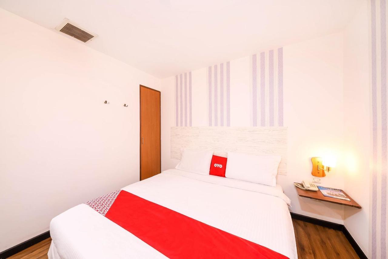 Oyo 43963 T Signature Hotel Petaling Jaya Ngoại thất bức ảnh