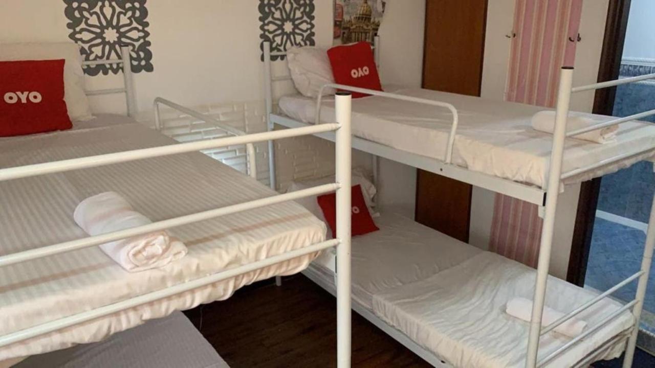 Oyo 43963 T Signature Hotel Petaling Jaya Ngoại thất bức ảnh