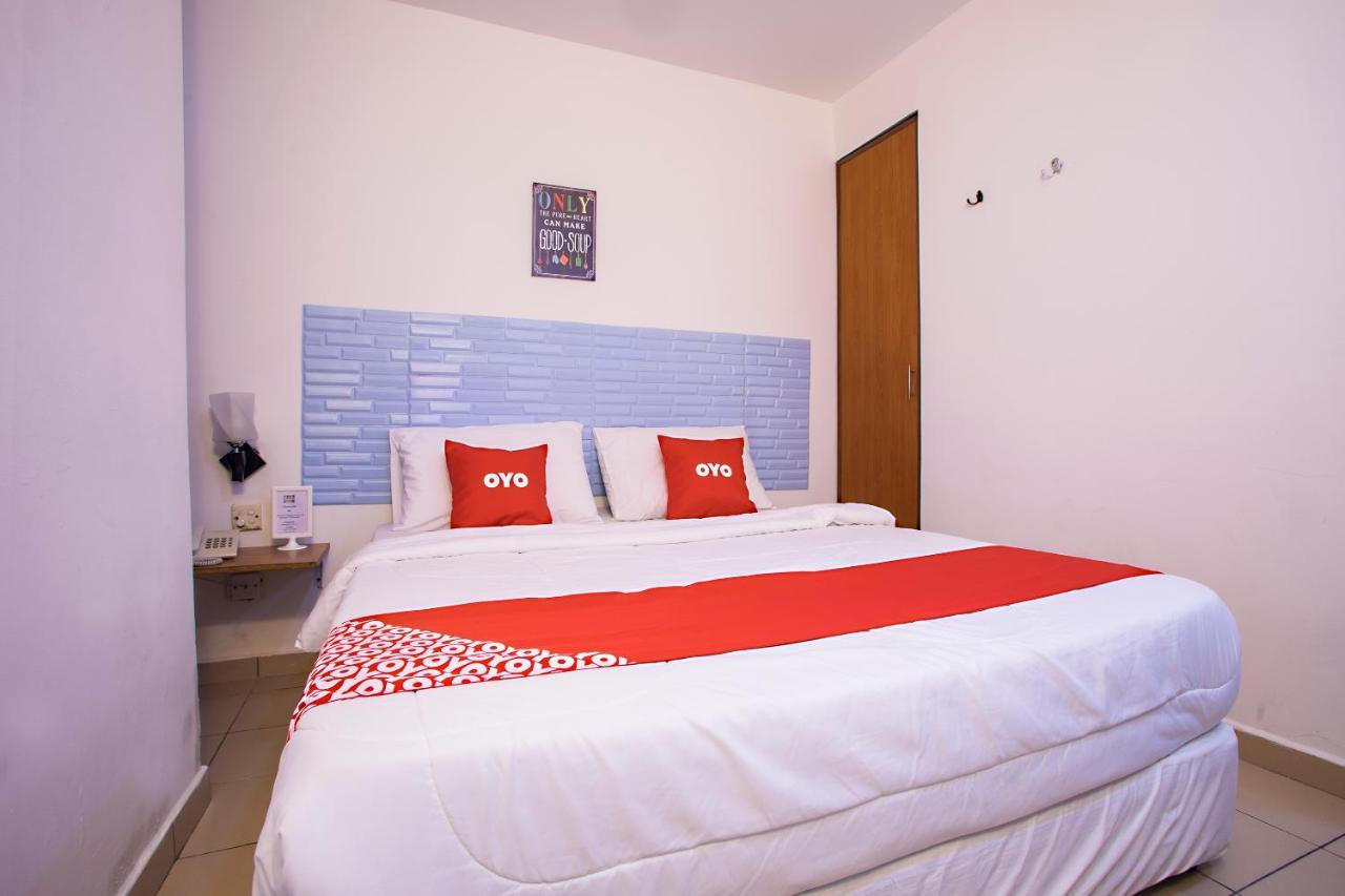 Oyo 43963 T Signature Hotel Petaling Jaya Ngoại thất bức ảnh