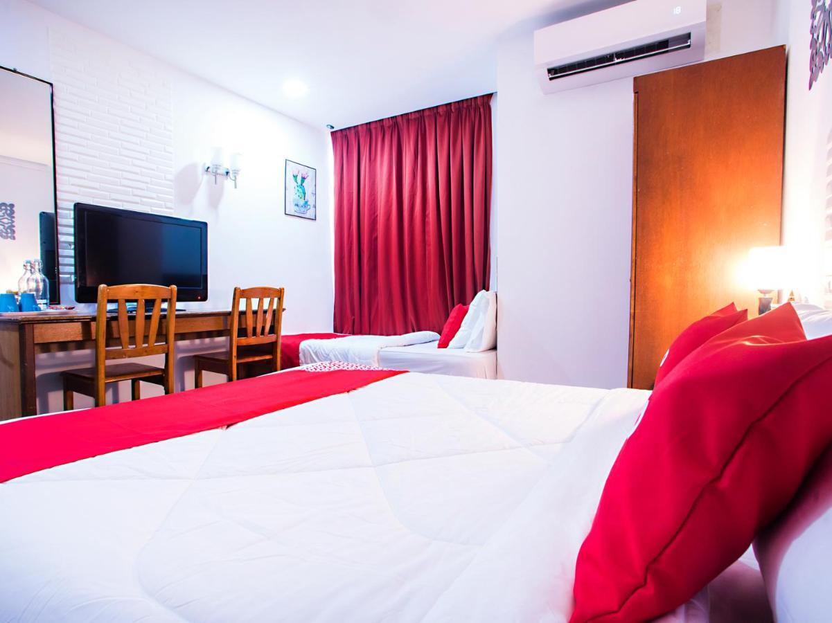 Oyo 43963 T Signature Hotel Petaling Jaya Ngoại thất bức ảnh
